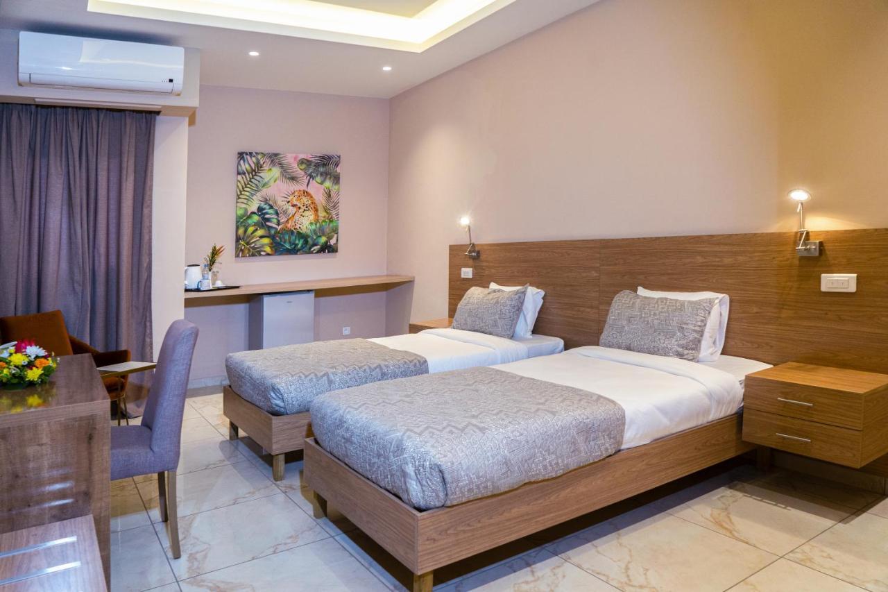 Hotel Astral Abidjan Extérieur photo
