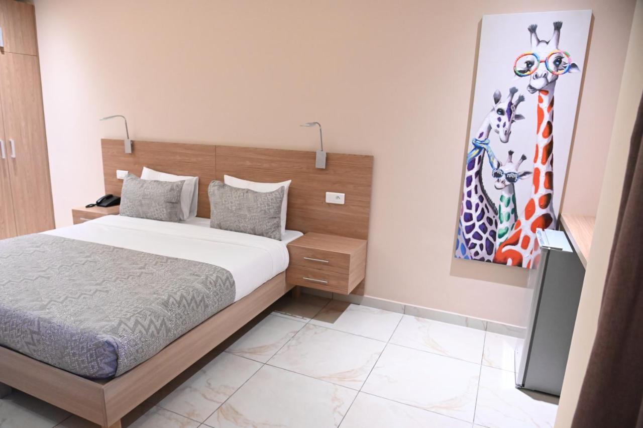Hotel Astral Abidjan Extérieur photo