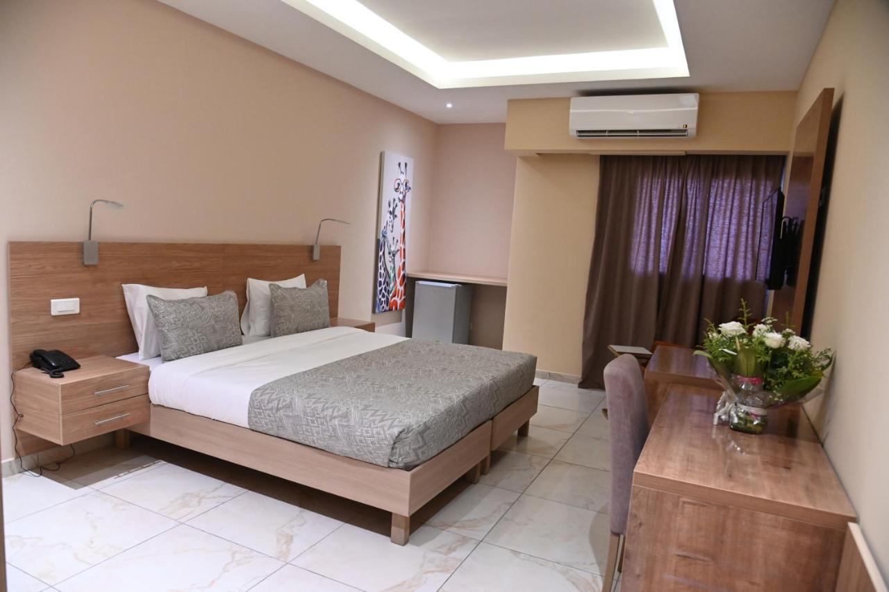 Hotel Astral Abidjan Extérieur photo